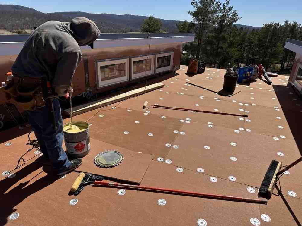 flat roof repair company image