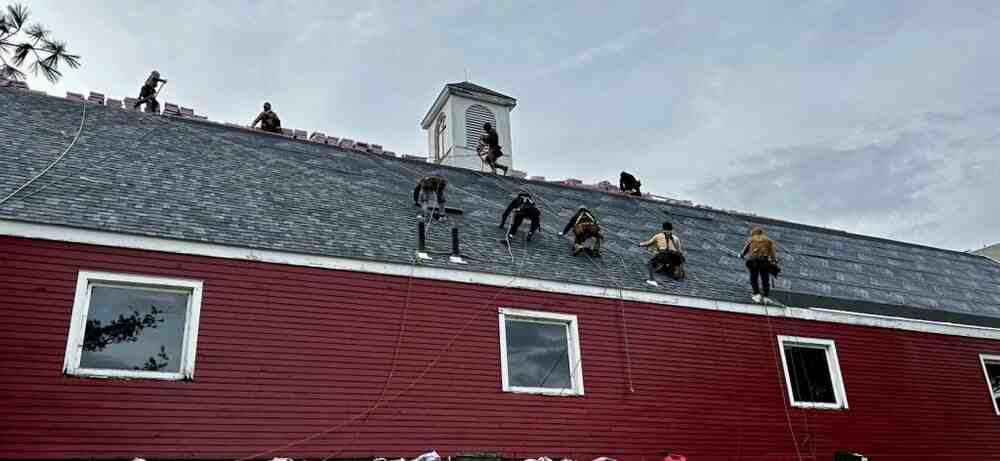 asphalt roofers