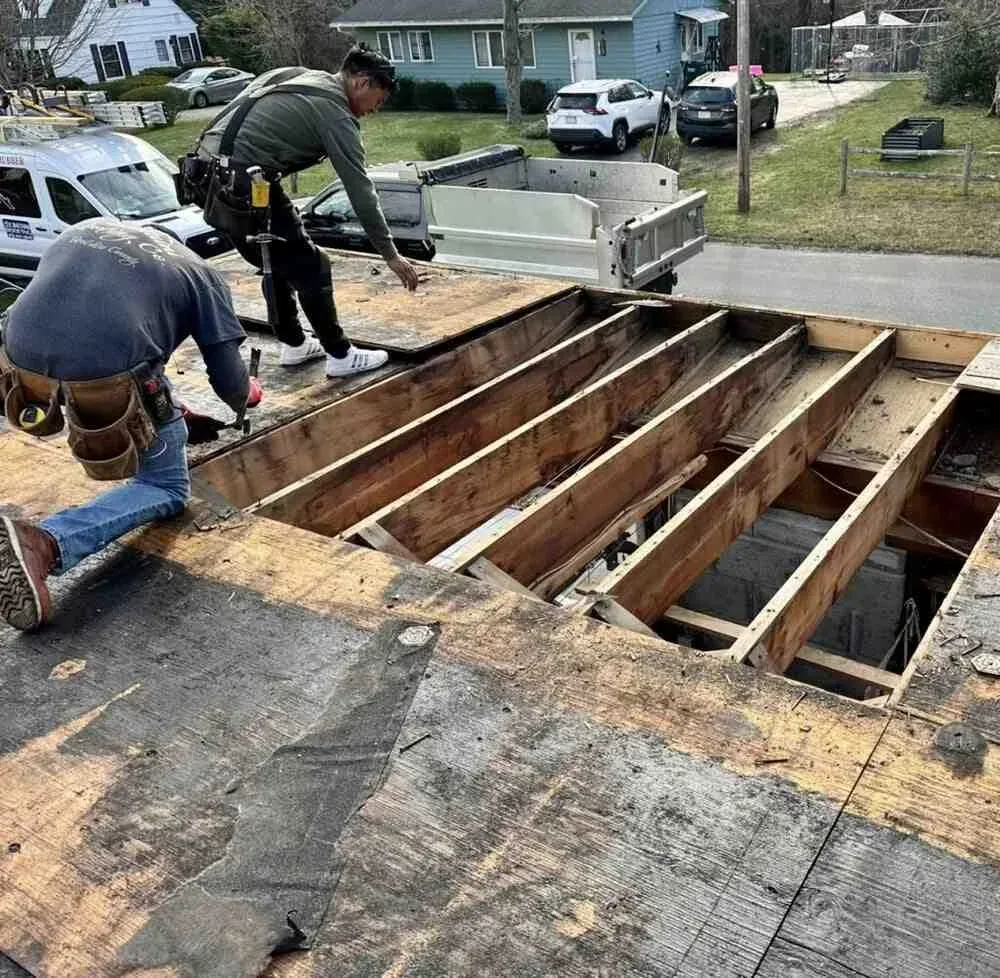 Buyer's Guide: Best Roof Repair Services for 2025